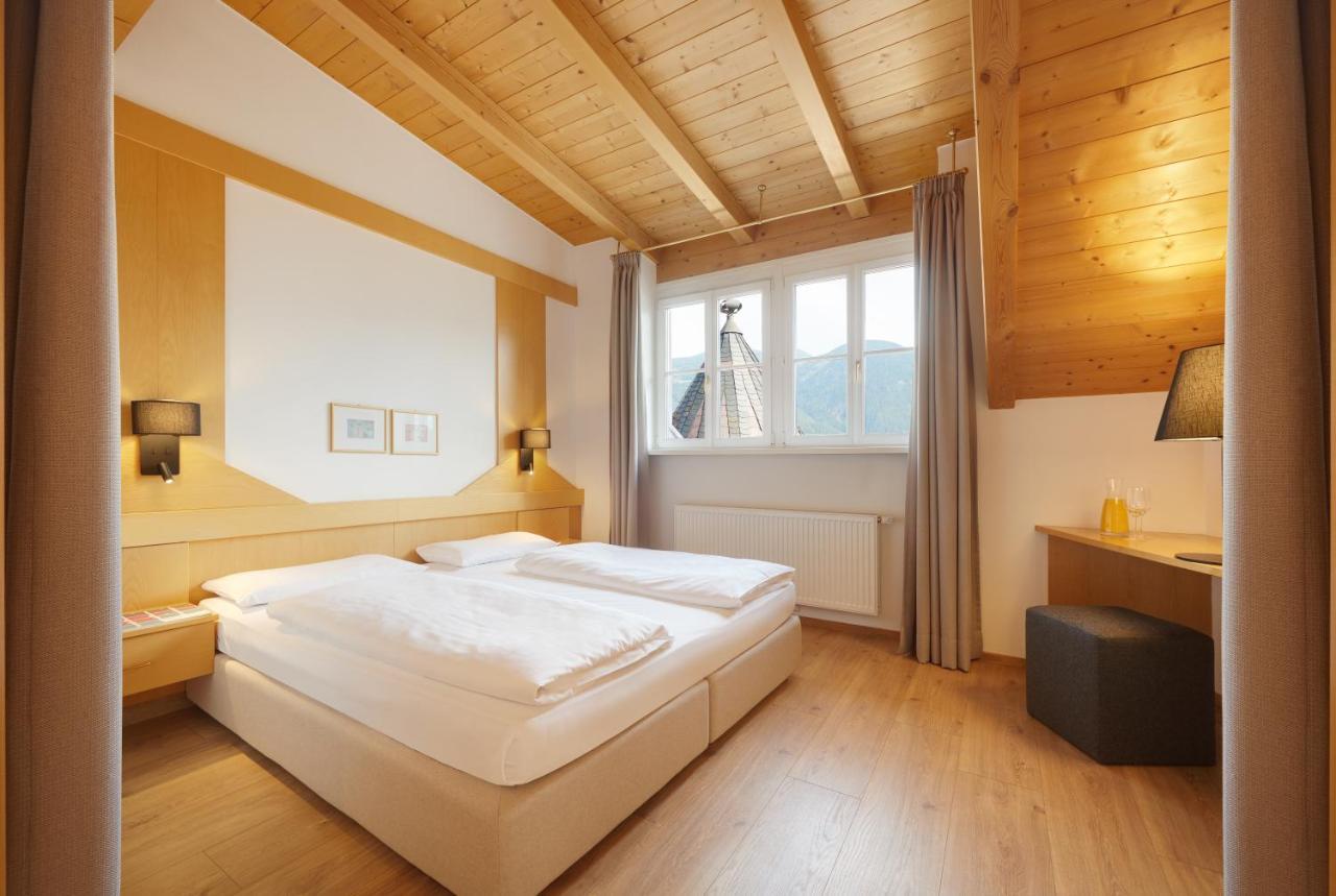 Hotel Goldene Rose Brunico Bagian luar foto
