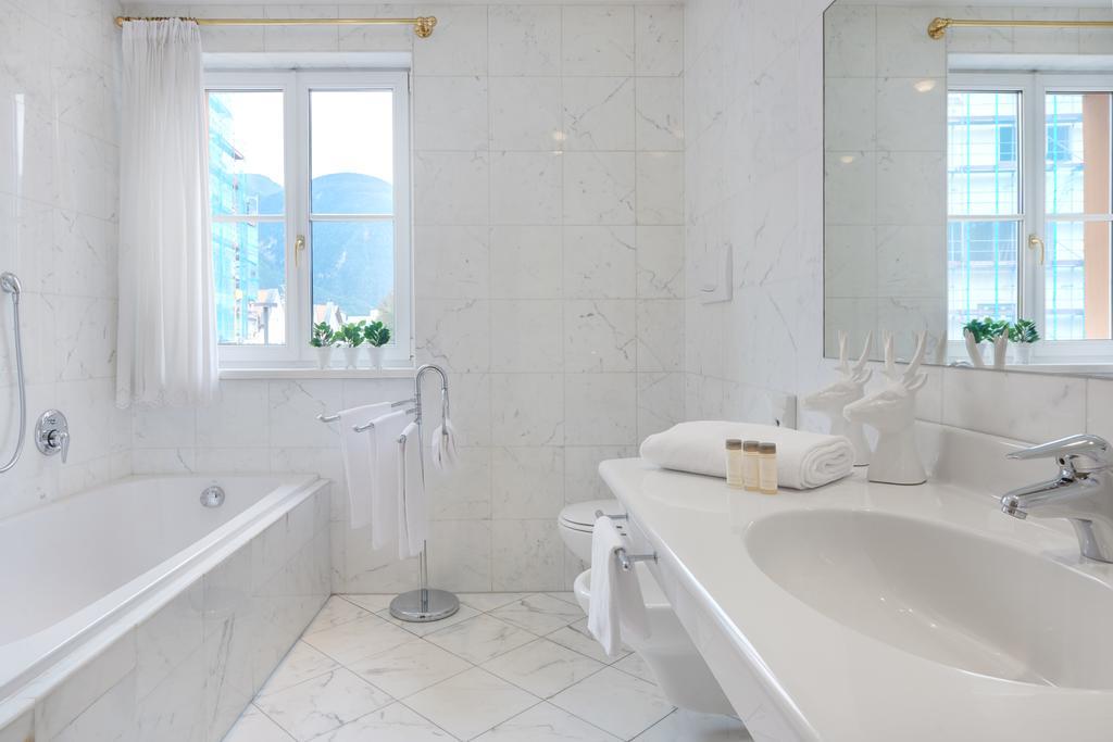 Hotel Goldene Rose Brunico Bagian luar foto